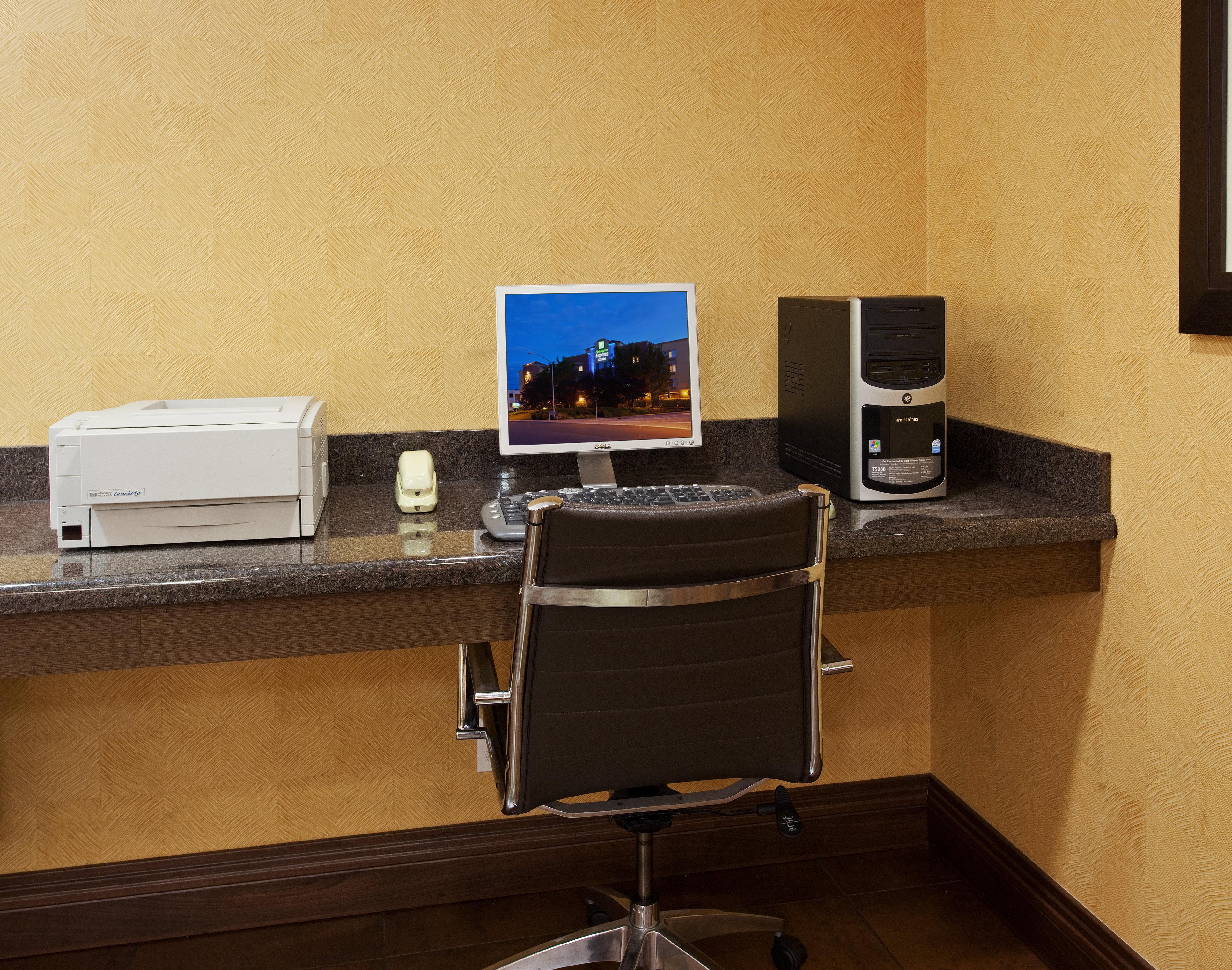 Holiday Inn Express Hotel & Suites Belmont By Ihg Esterno foto