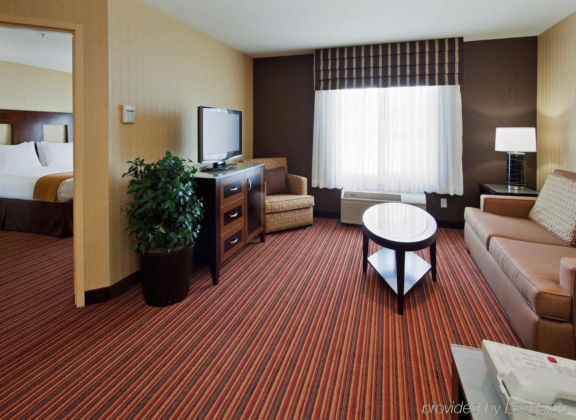 Holiday Inn Express Hotel & Suites Belmont By Ihg Camera foto